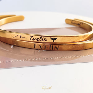 Brazalete Unisex personalizable en acero 316L. Chapado en oro blanco 18 k.