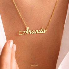 Carregar imagem no visualizador da galeria, Collar con nombre personalizado en acero 316L chapado en oro 18 k.
